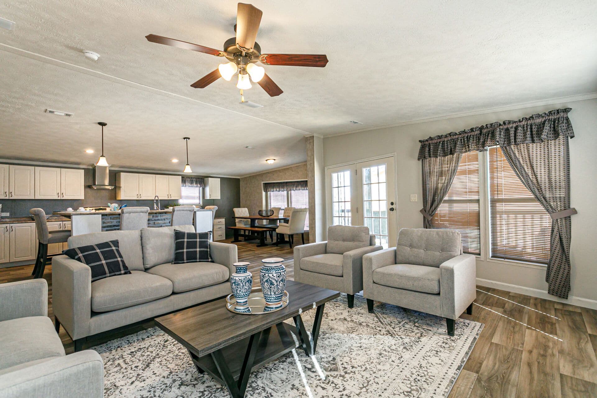 Classic c-3264-32bp interior home features