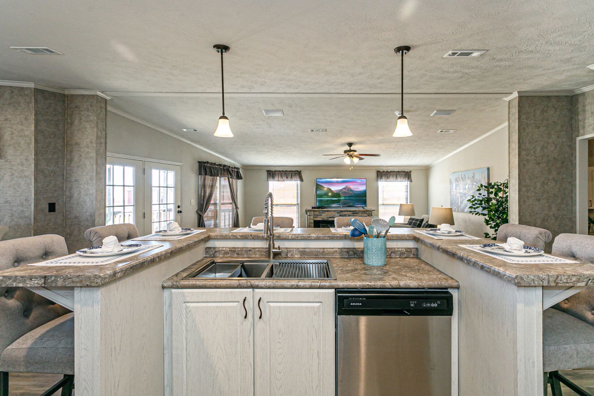 Classic c-3264-32bp kitchen home features