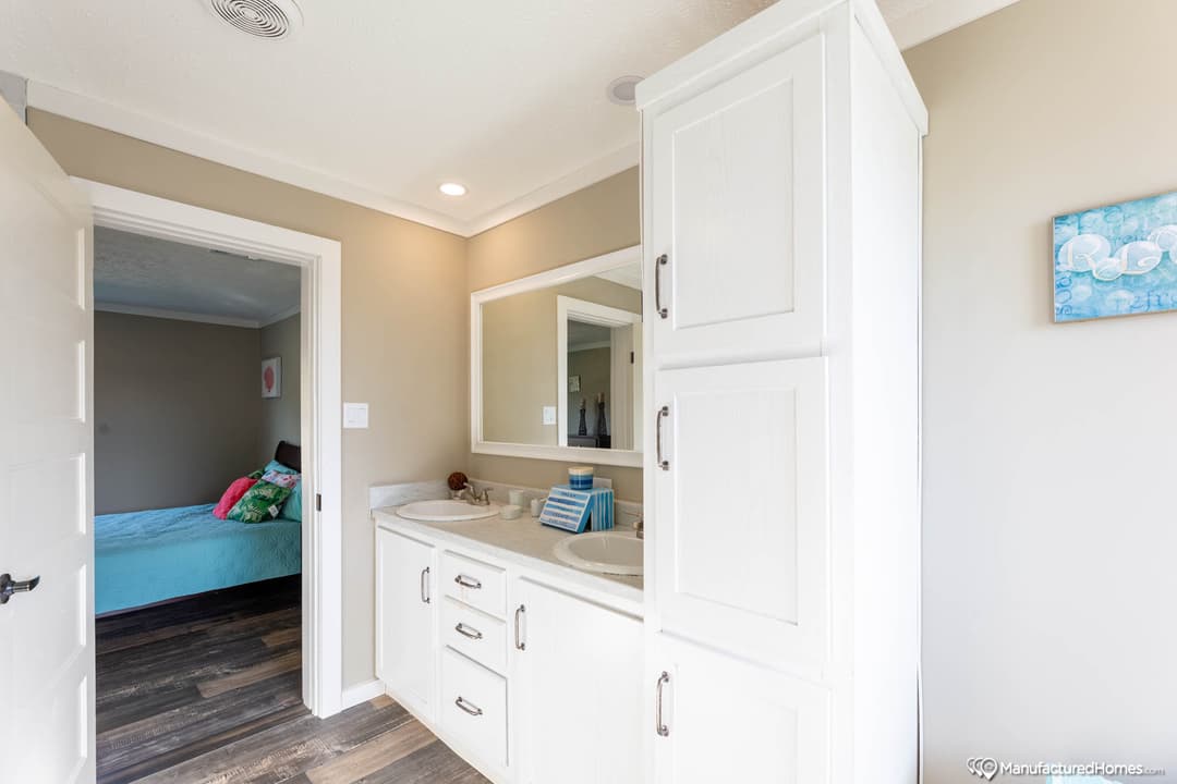 The bayou bathroom home features