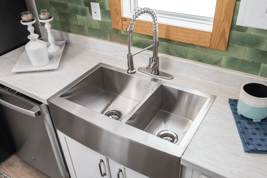 The coldwater kitchen home features