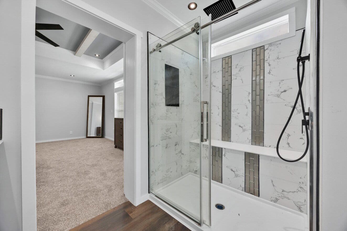 Draper 40764a bathroom home features