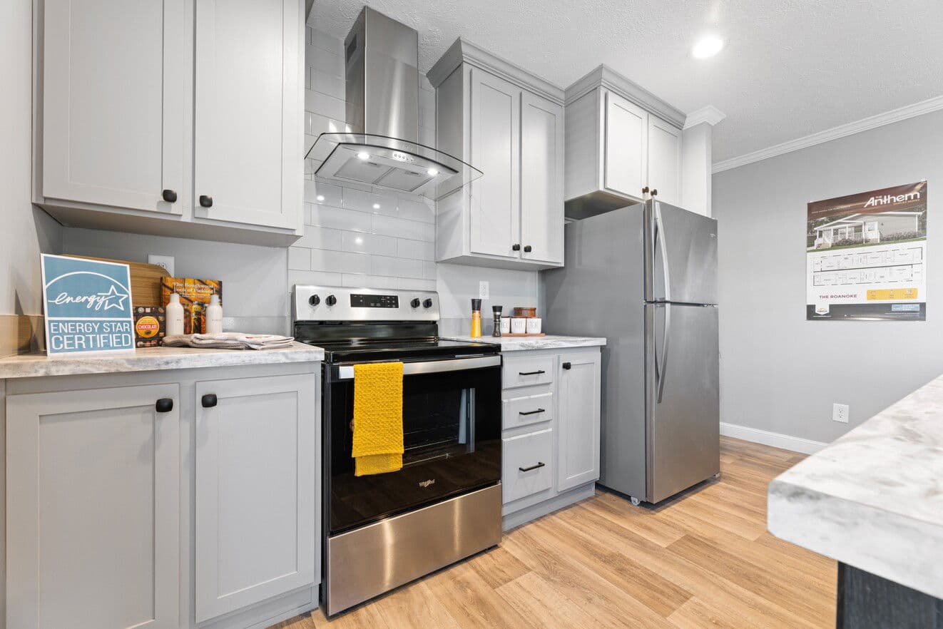 Roanoke duplex kitchen home features