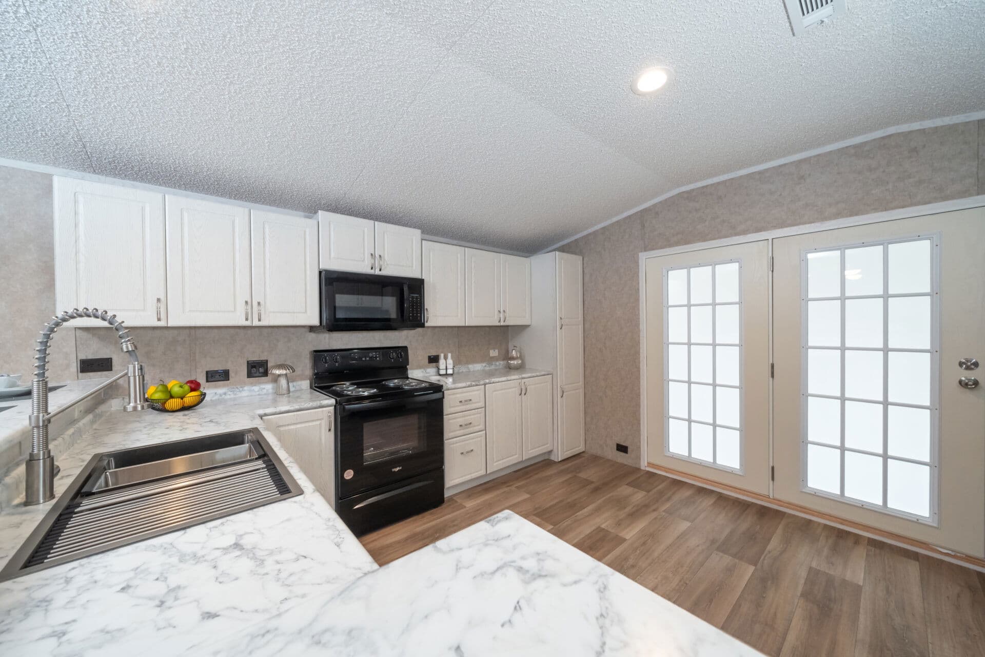 Classic c-1660-21fka kitchen home features