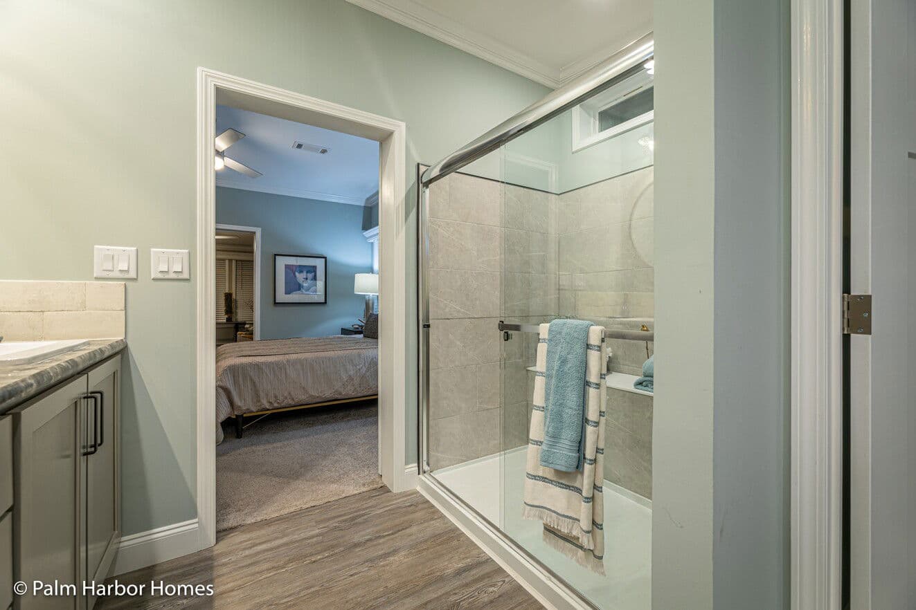 Tradewinds ii 40684c bathroom home features