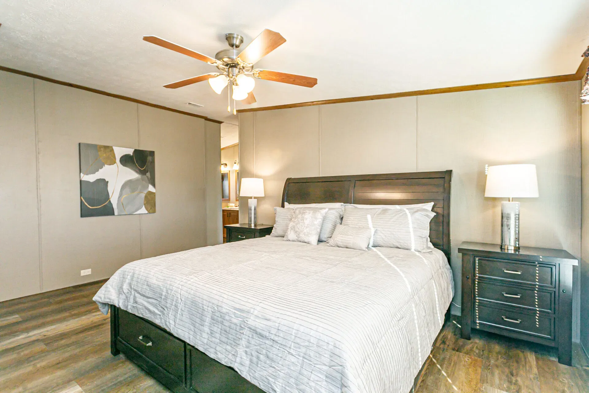 Heritage bedroom home features