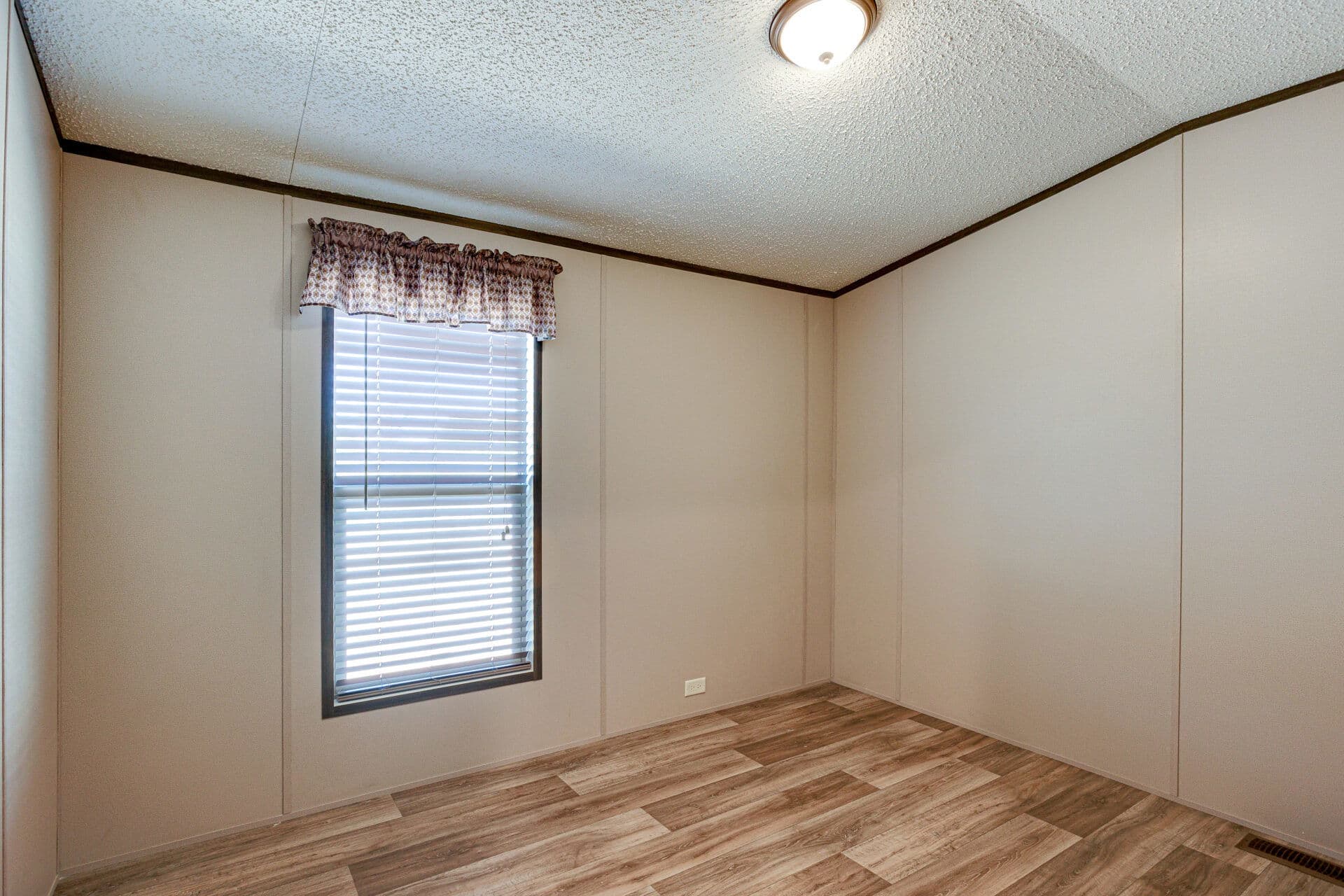 Heritage h-1672-32b bathroom home features