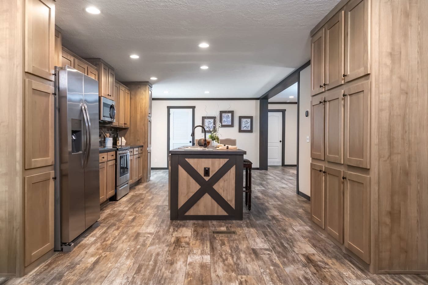 Boujee 2 kitchen home features