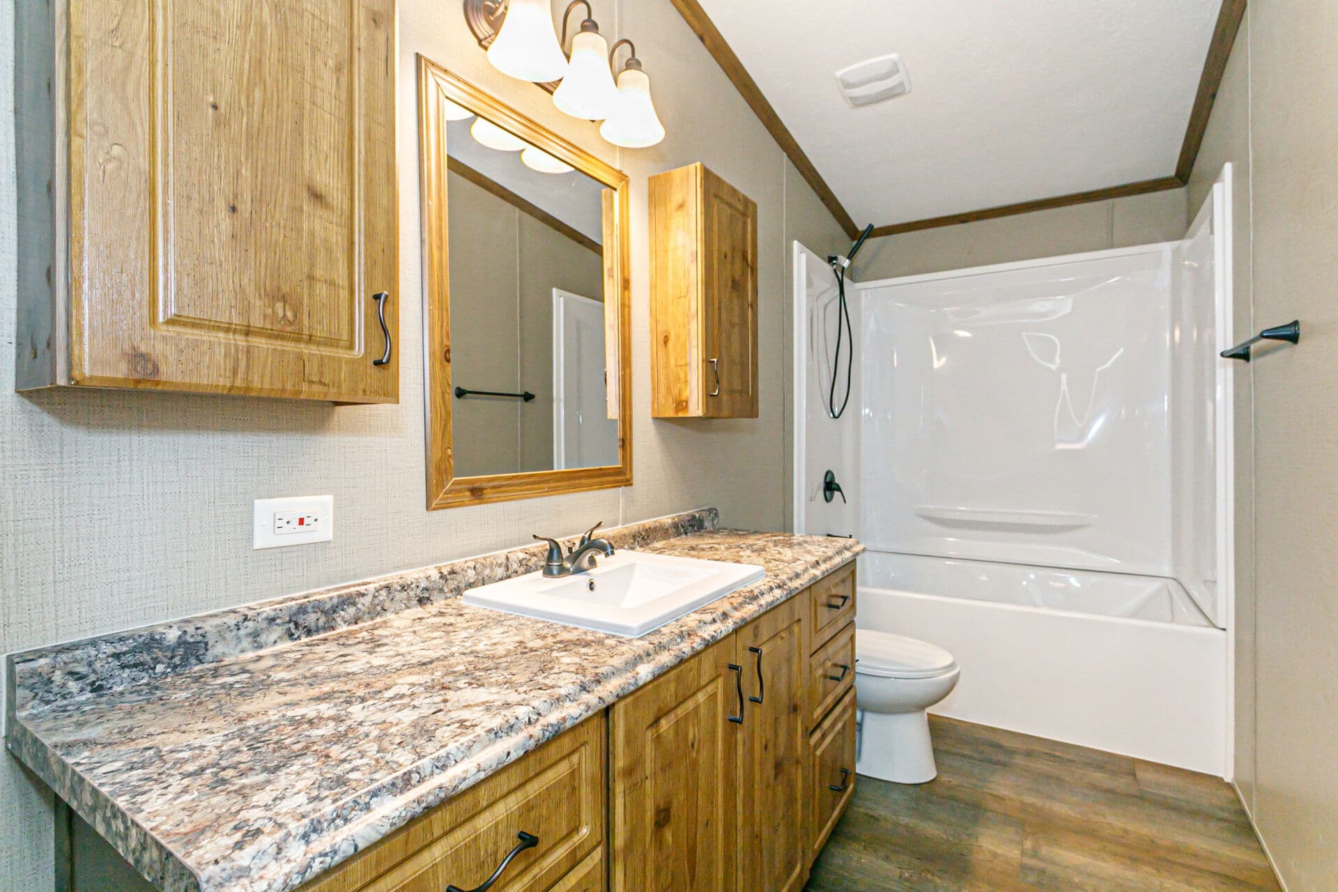 Doublewide h-3672-43a bathroom home features