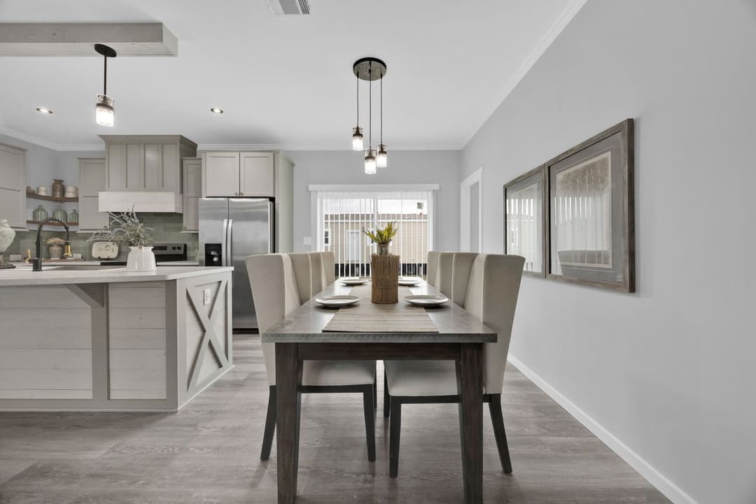 Quinn 30523a interior home features