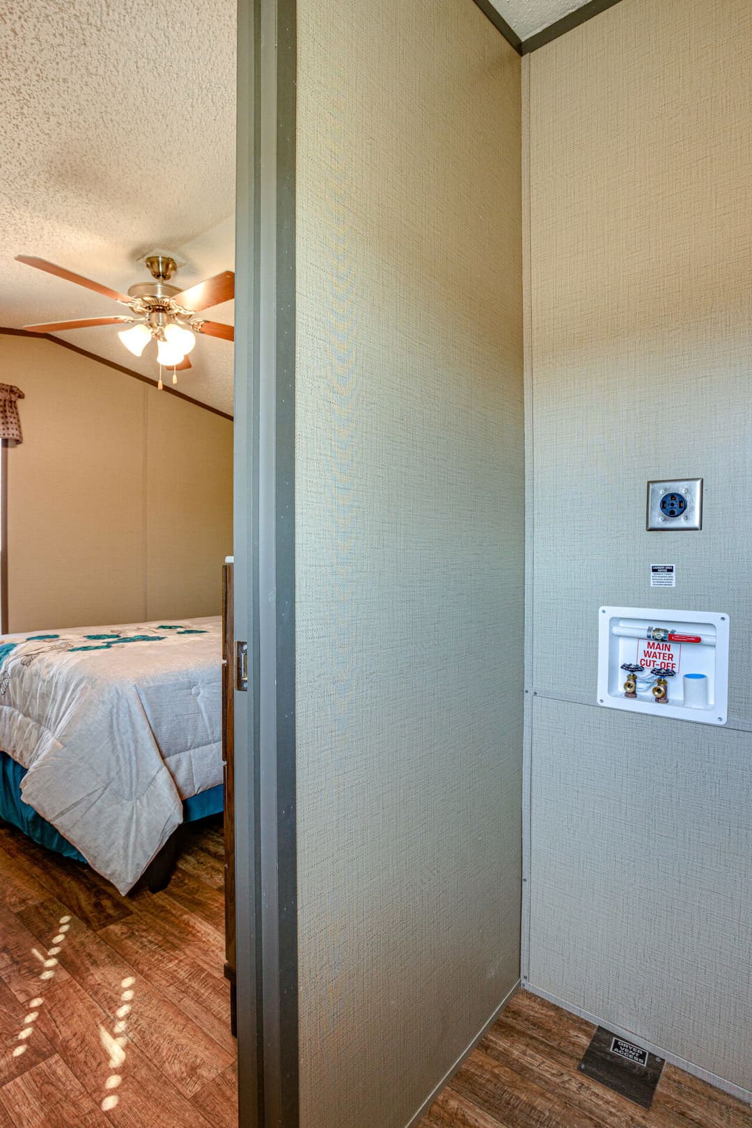 Select s-1256-21a interior home features