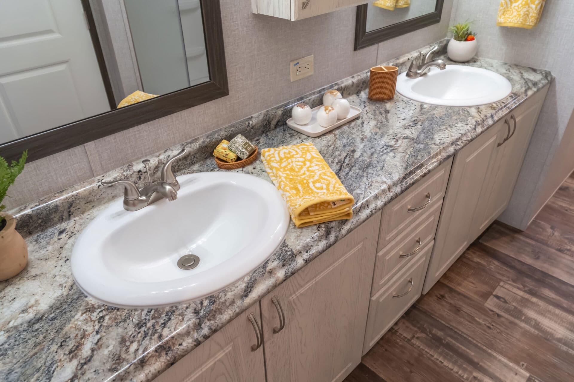 Select s-3256-42a bathroom home features