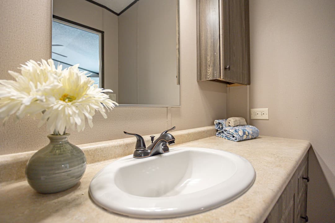 Heritage h-1672-32b bathroom home features