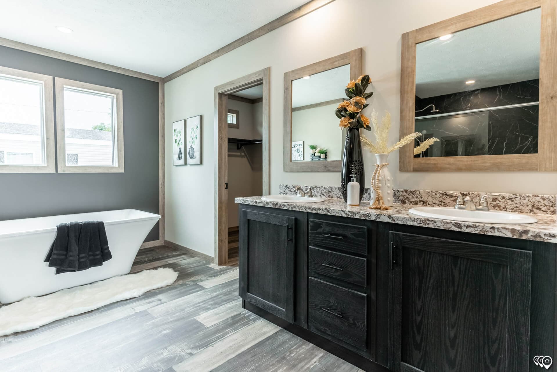 The shoal creek bathroom home features