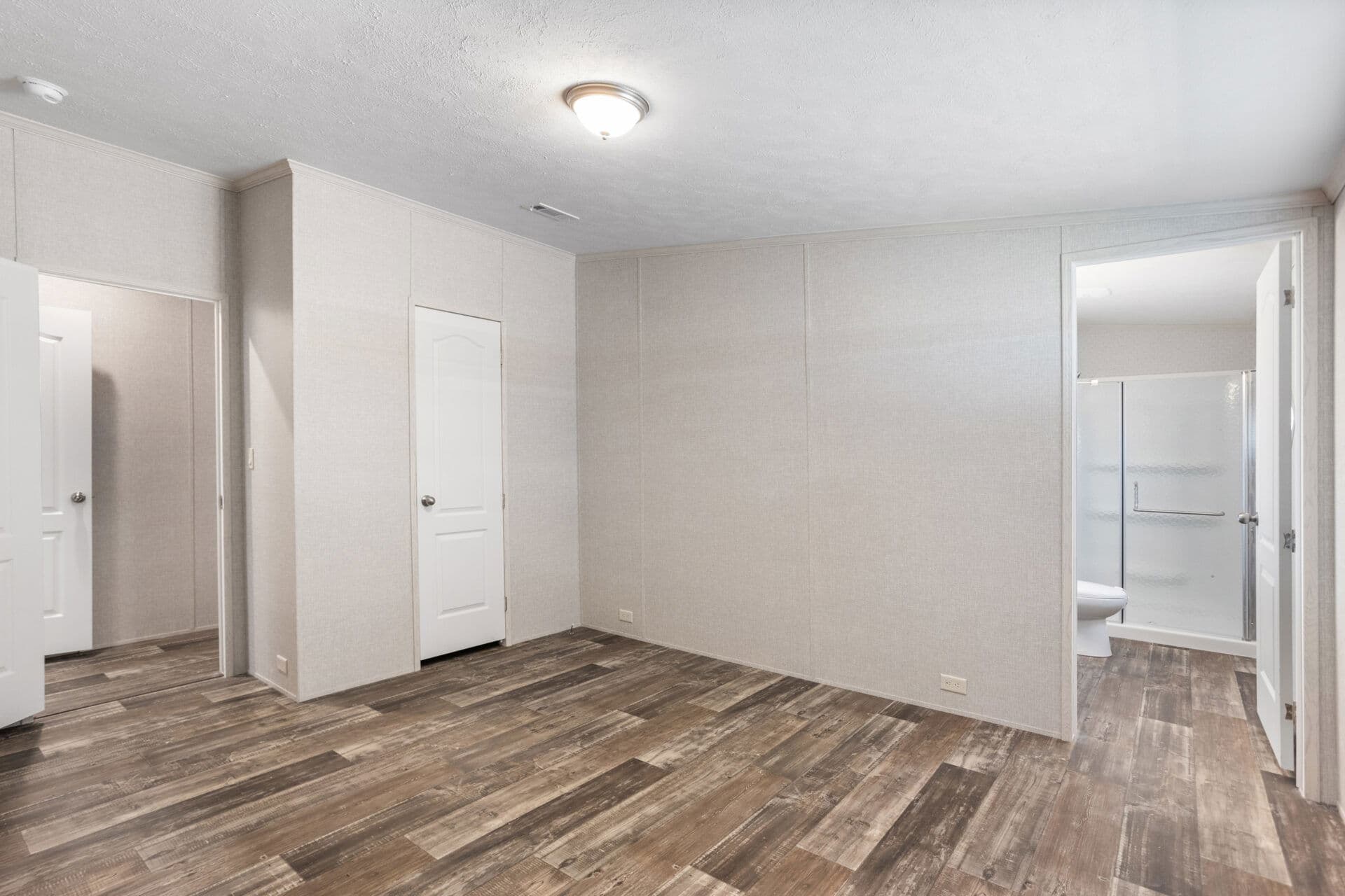 Heritage h-3272-43a bedroom home features