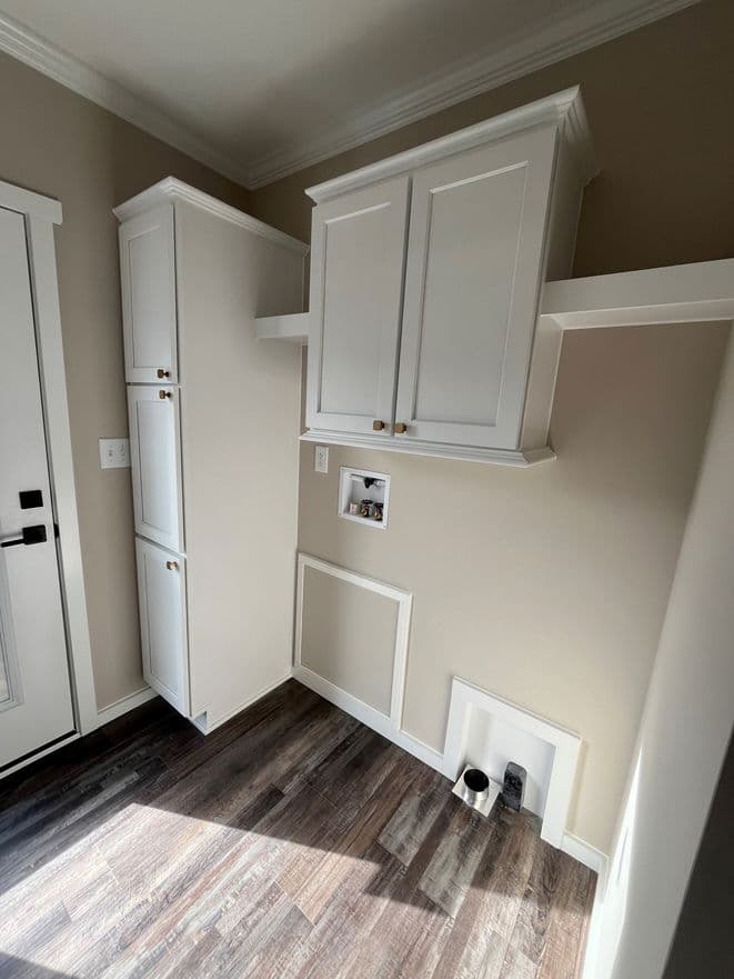 Alexa 28522a interior home features