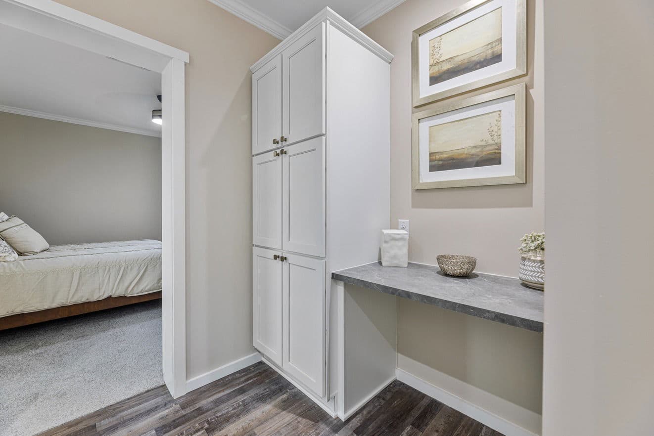 Pierce 28562a bedroom home features