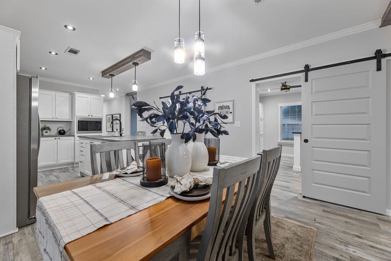 Davan 28683a interior home features