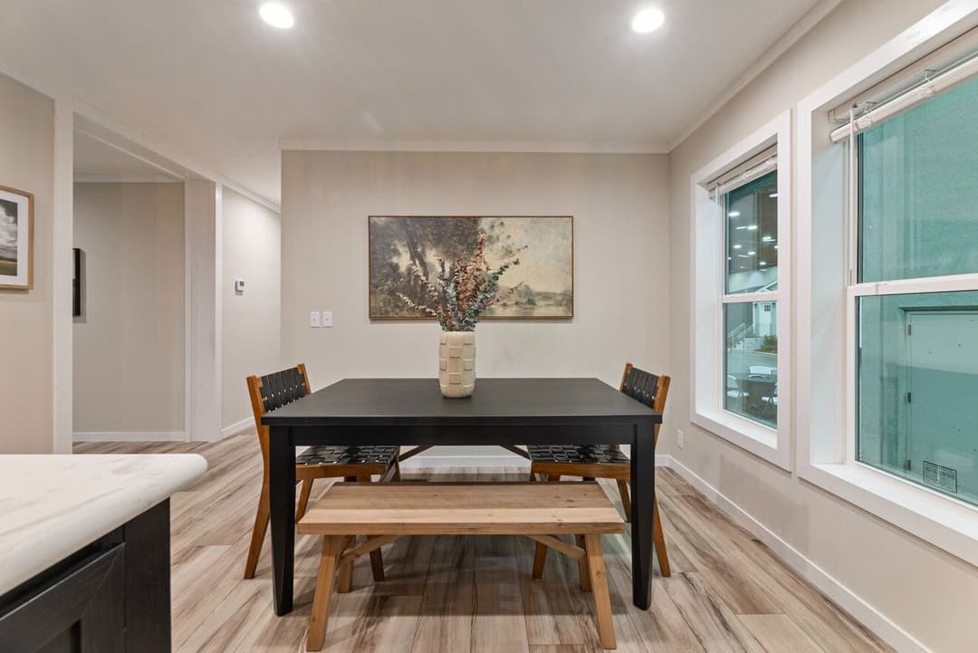 Atmos 28603n interior home features