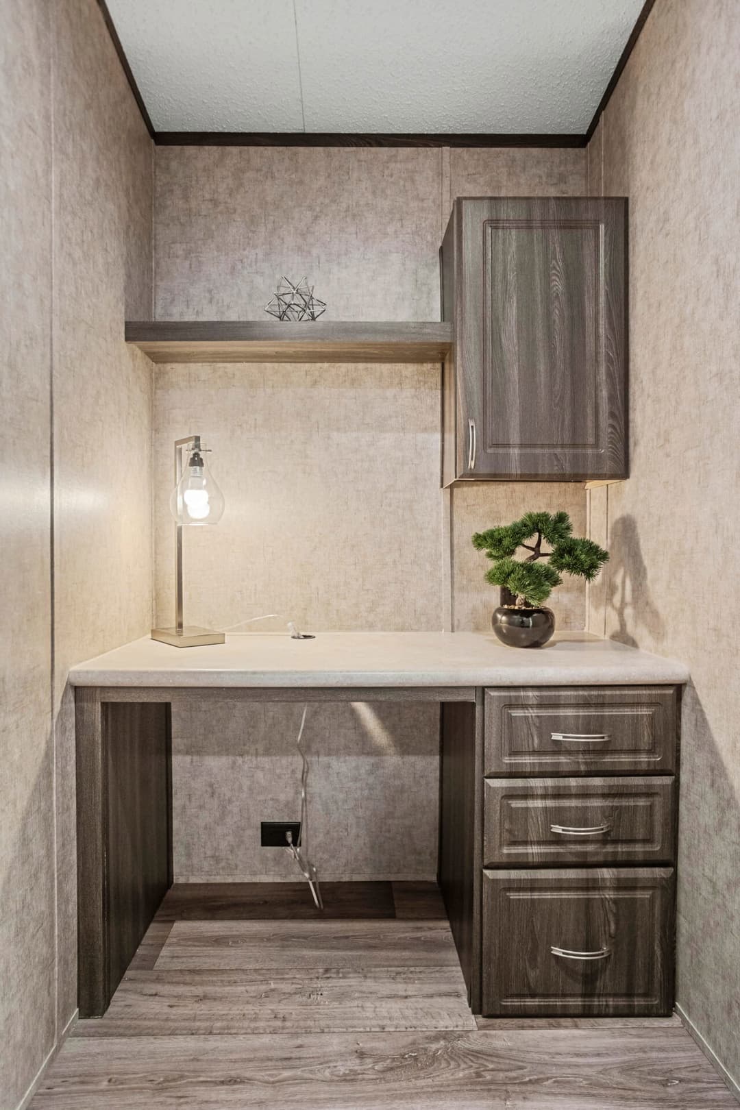 Classic c-1680-32d interior home features