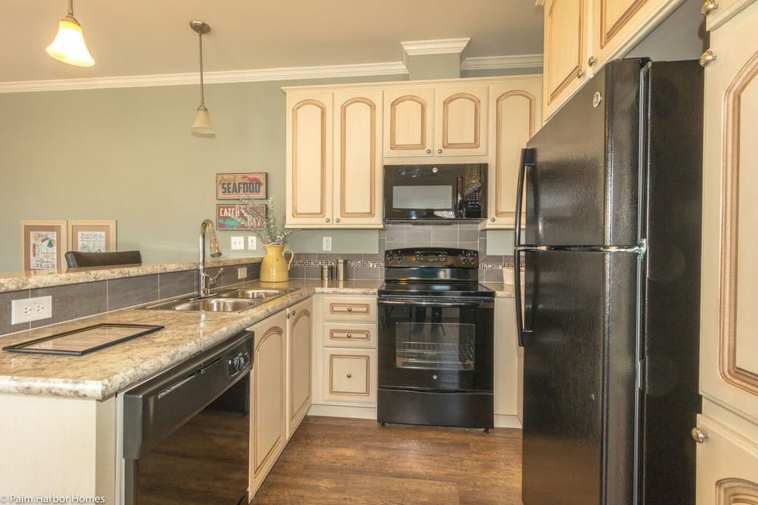 Waverly 15471a kitchen home features