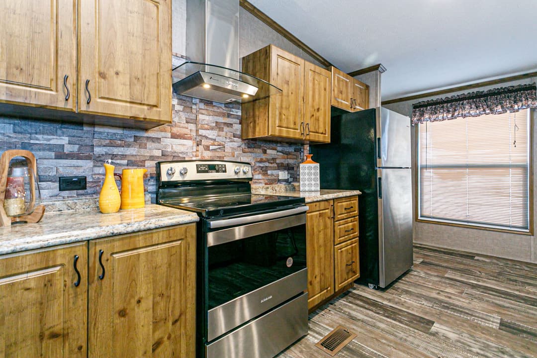 Classic c-3264-32c kitchen home features