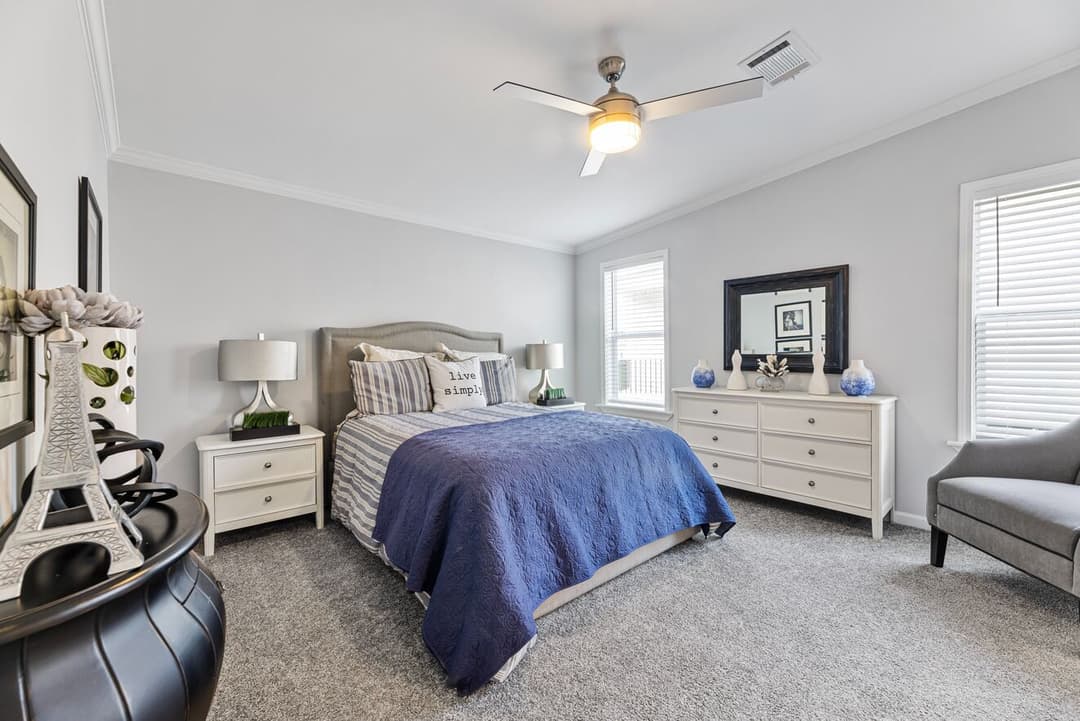 Ventura vi 30483c bedroom home features