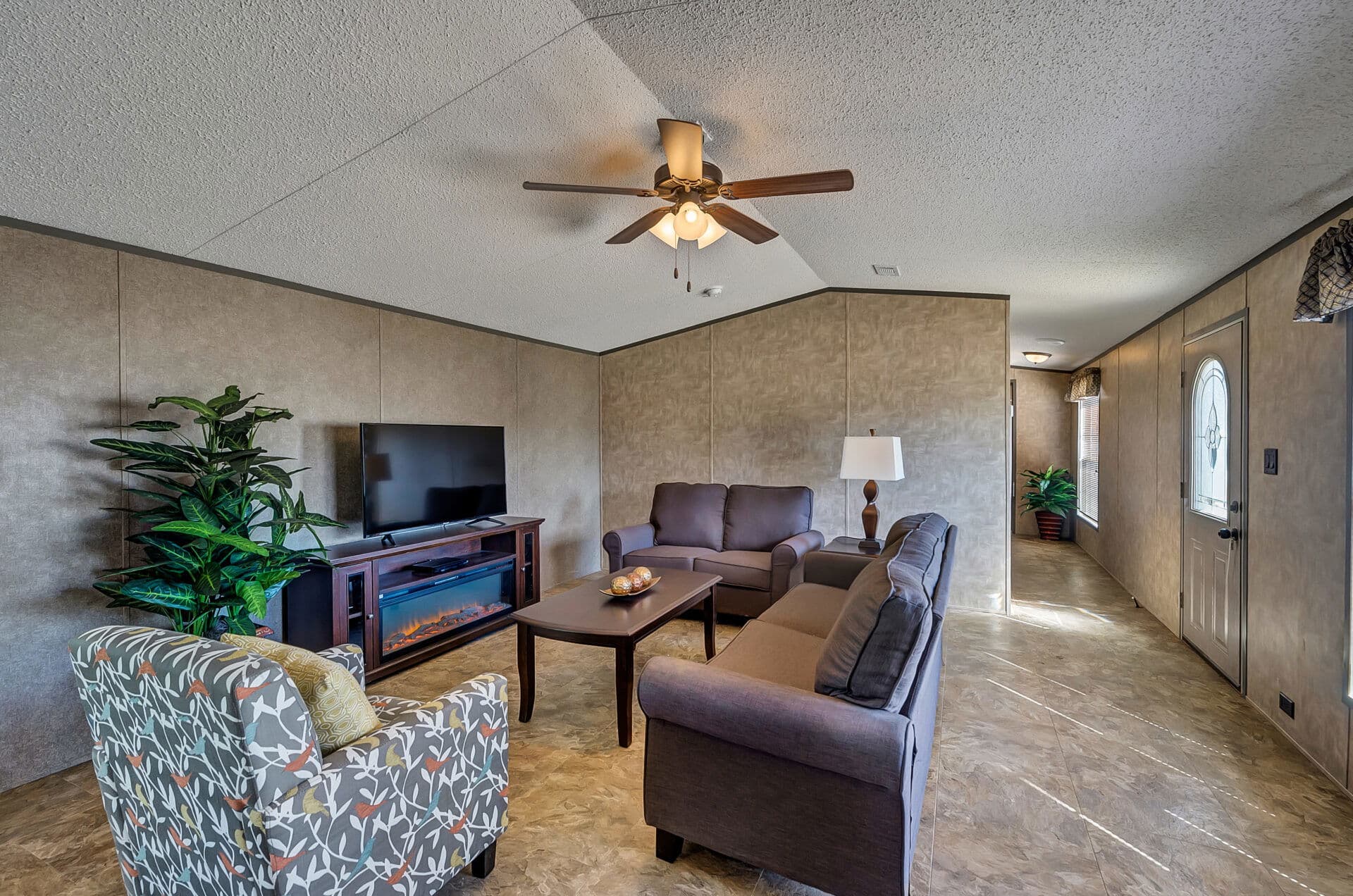 Select s-1680-32b interior home features