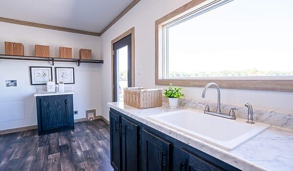 The delilah  home features