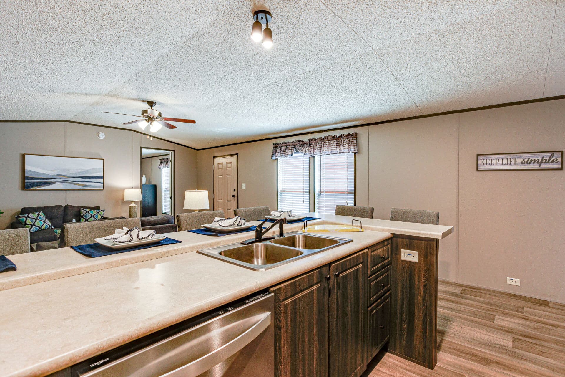 Heritage h-1672-32b kitchen home features