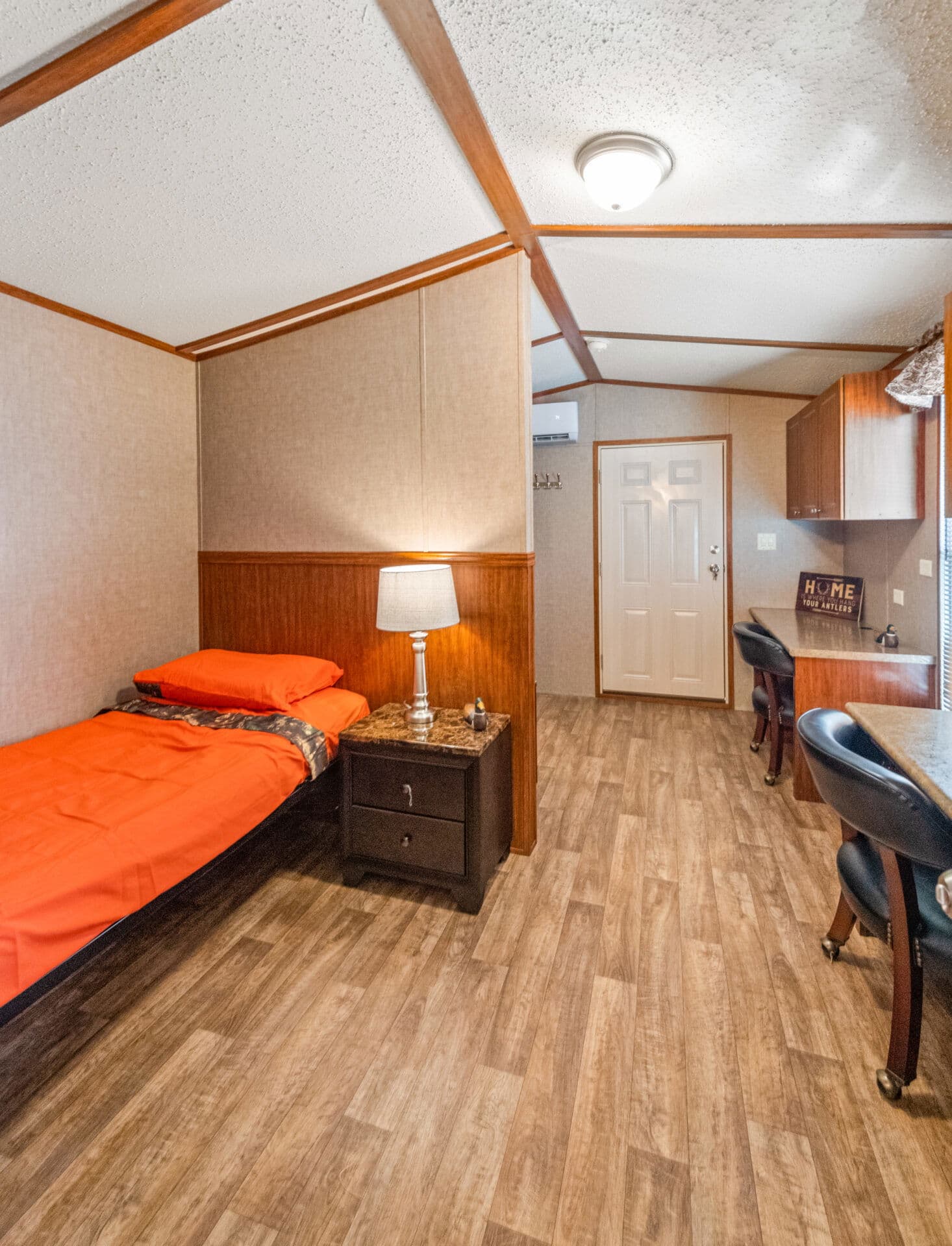 Select s-1234-32a bedroom home features