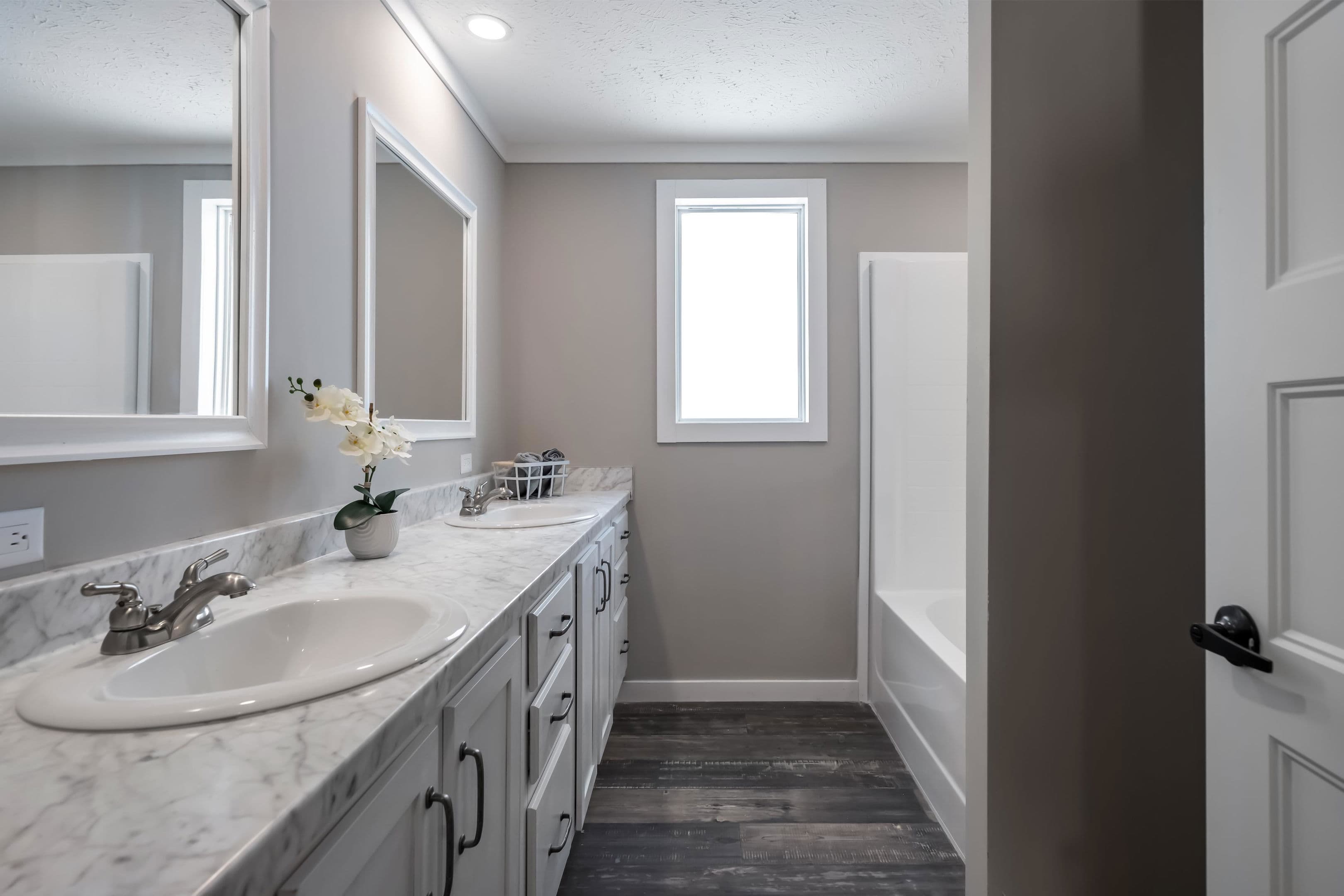 The magnolia bathroom home features