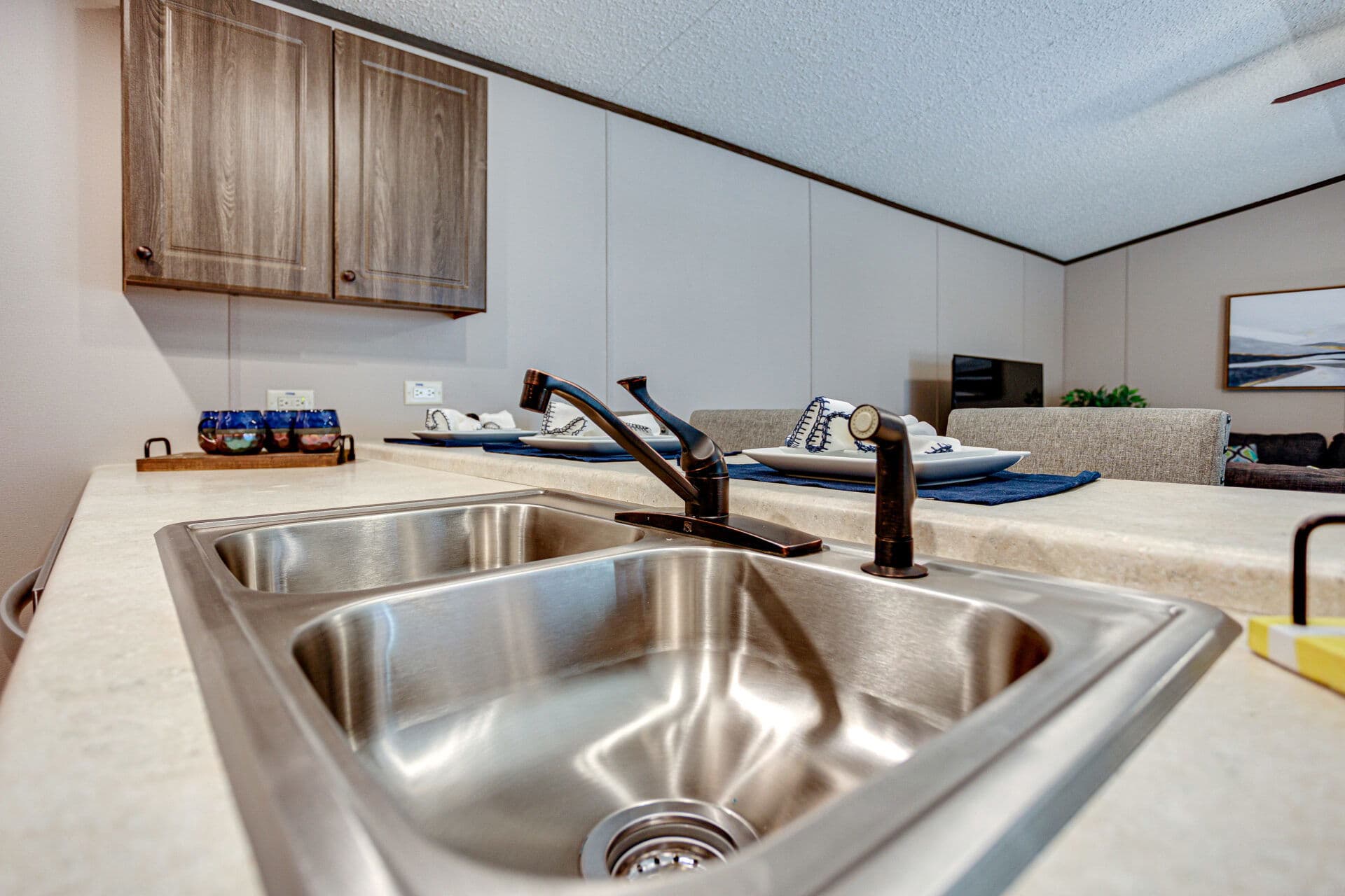 Heritage h-1672-32b kitchen home features