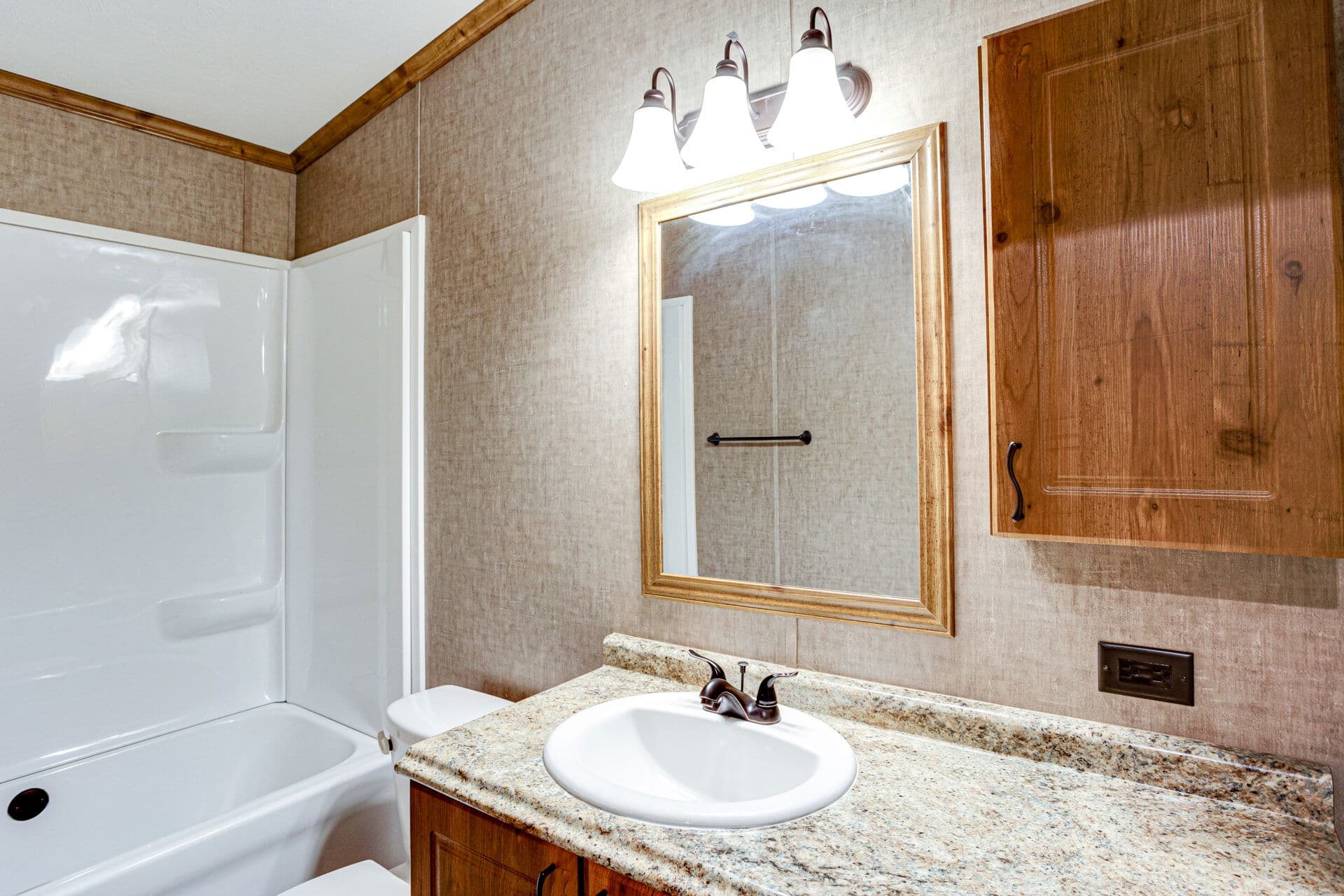 Heritage h-3264-32c bathroom home features