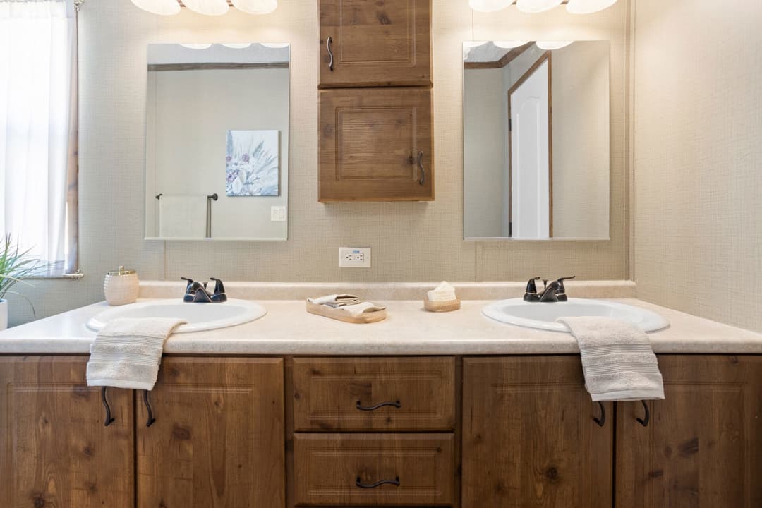 Classic c-1868-32a bathroom home features