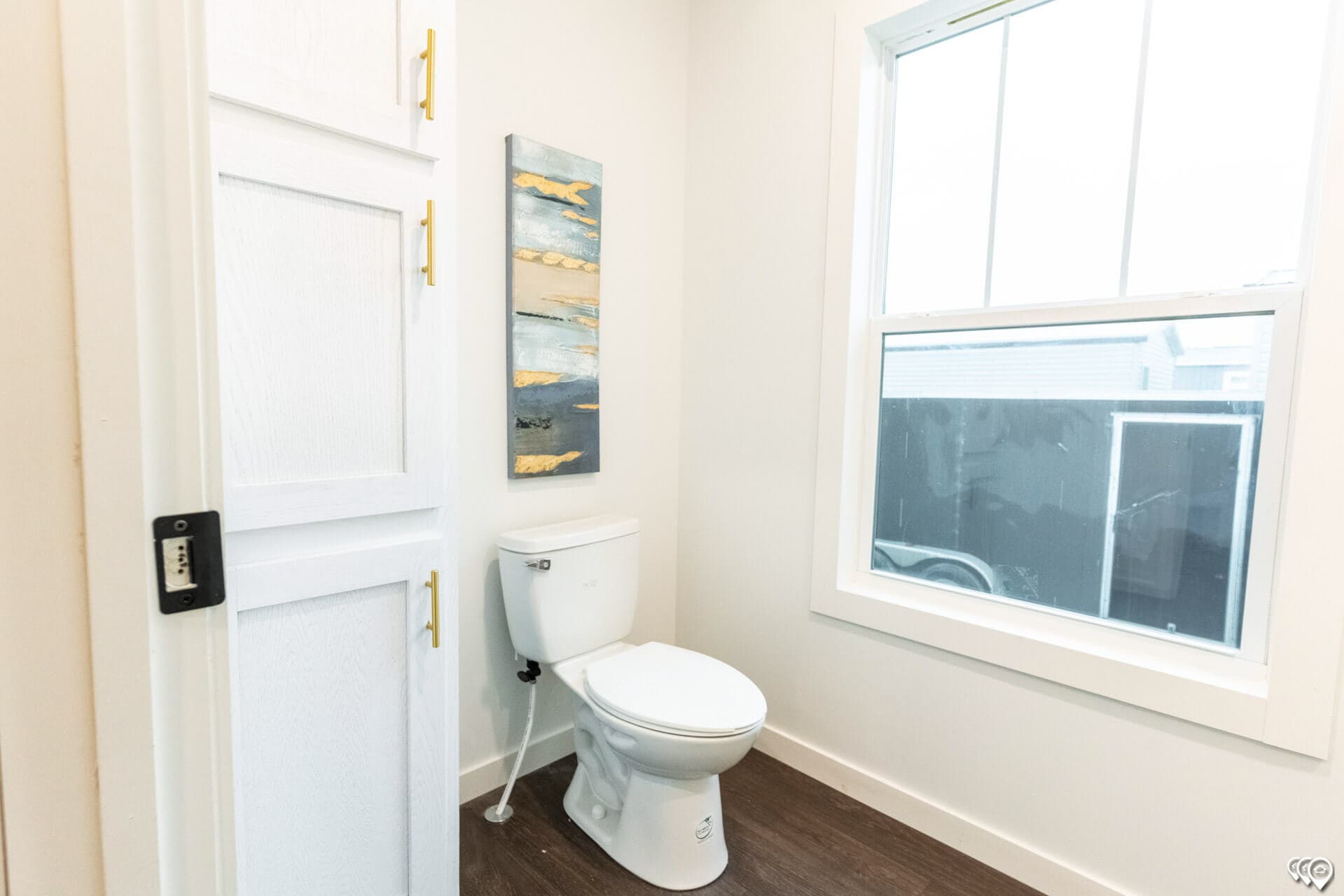 The twin creek bathroom home features