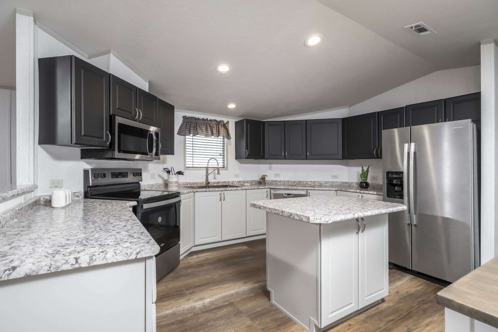 Heritage h-1880-32e kitchen home features