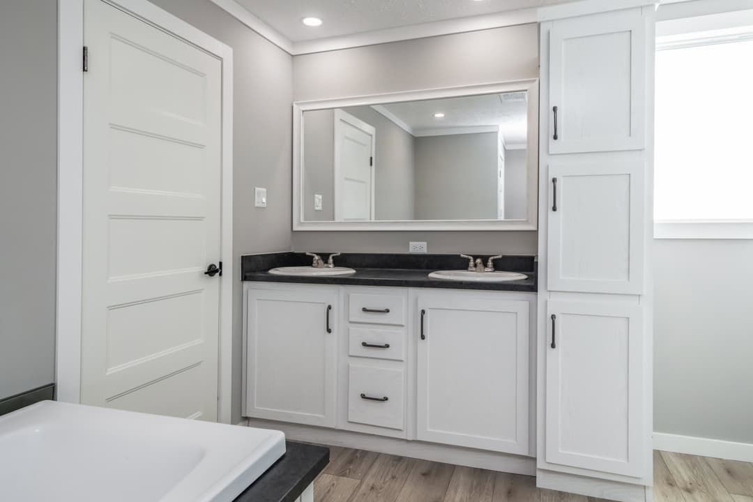 The blackwater bathroom home features