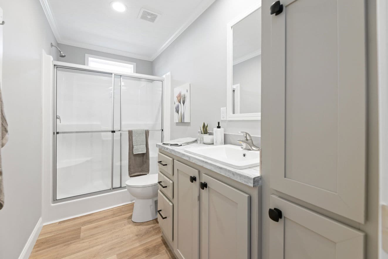 Roanoke duplex bathroom home features