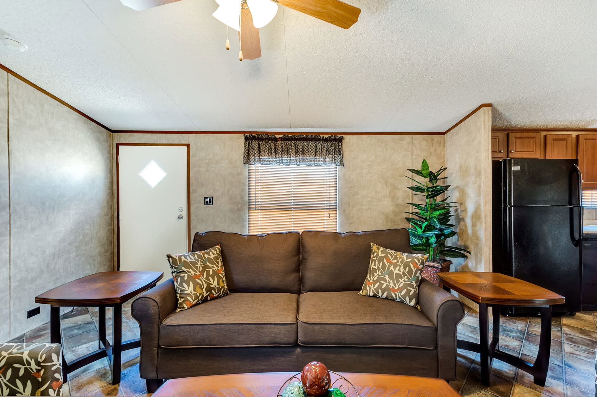 Select s-1684-42a interior home features