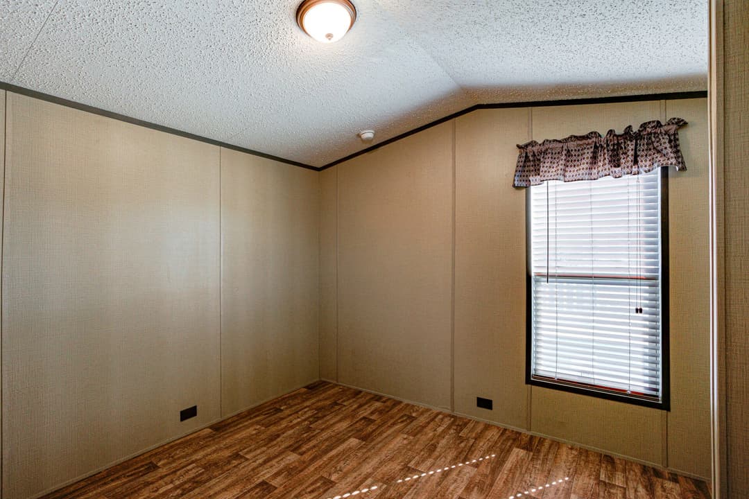 Select s-1256-21a bedroom home features