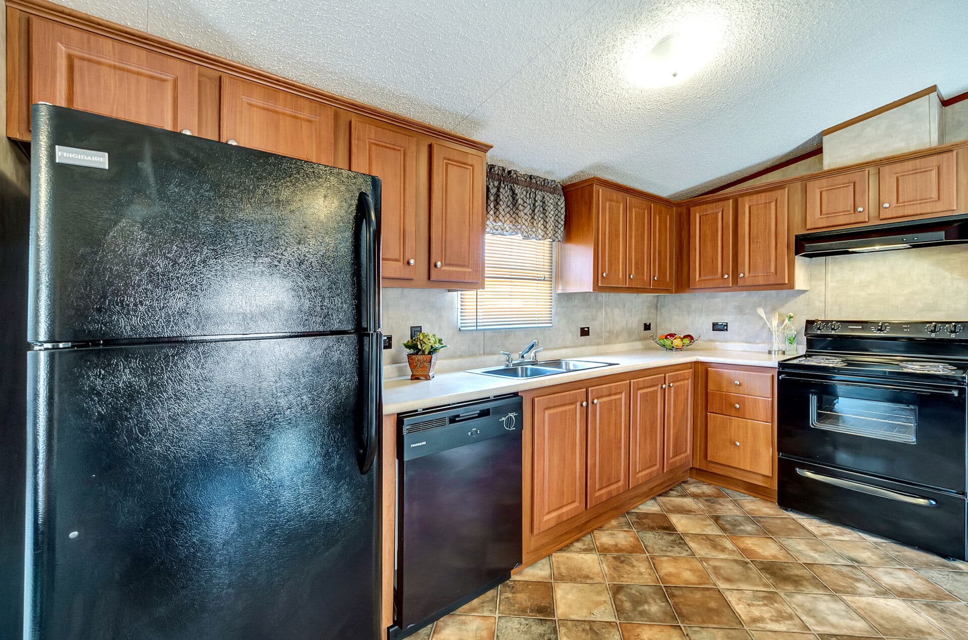 Select s-1684-42a kitchen home features