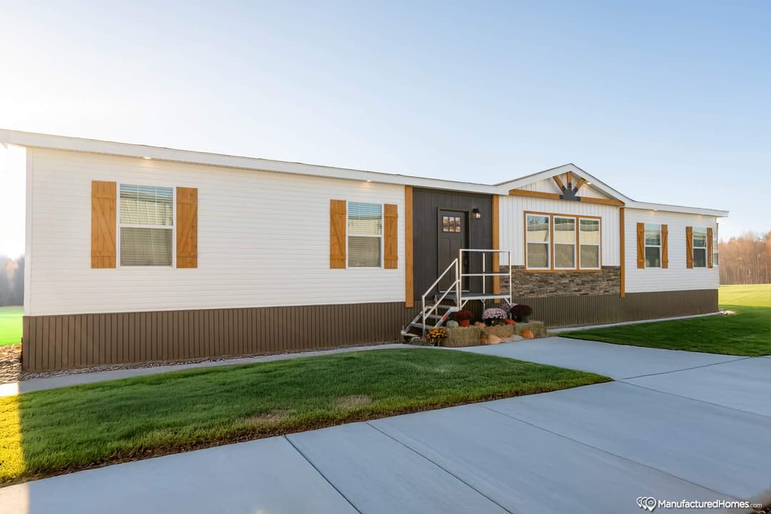 The patton creek elevation and exterior home features