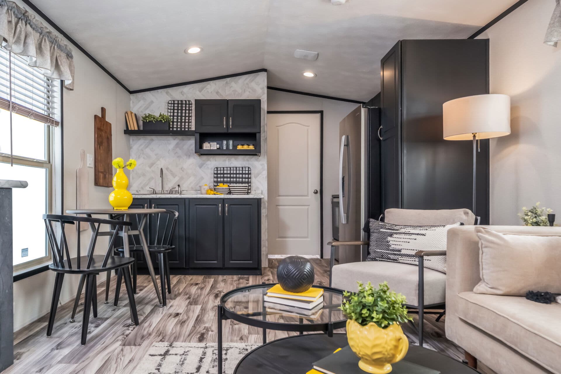 Select s-1240-11fla interior home features