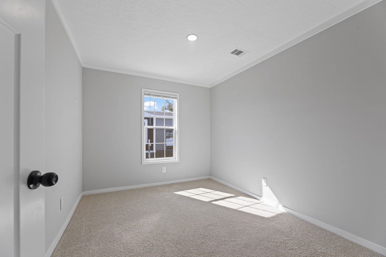 Helix 16763n bedroom home features